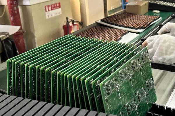 Low volume PCB prototype orders with no minimum quantity